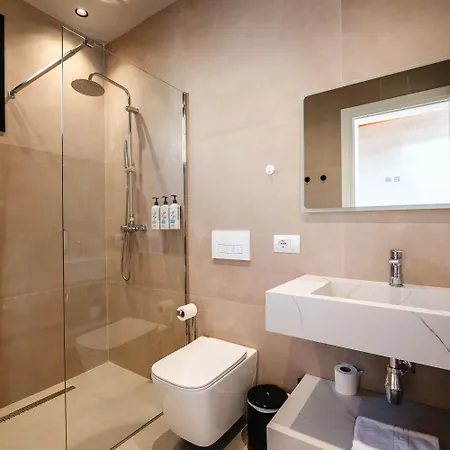 Nalu Apartment Lukovë